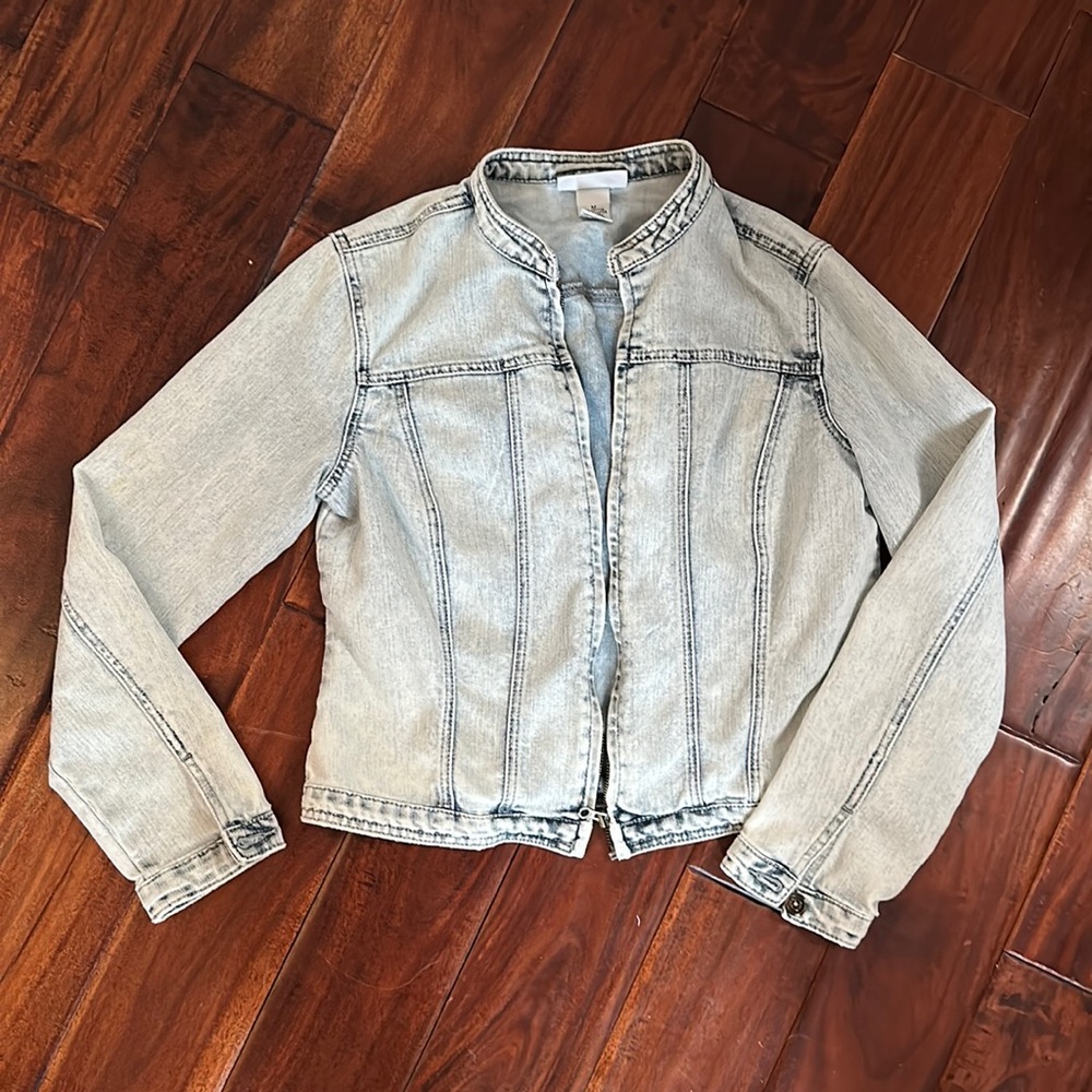 Women denim jacket with zipper